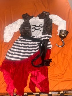 Female Pirate costumes