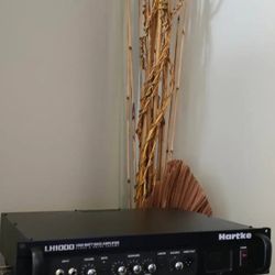 Hartke LH1000 BASS AMP HEAD
