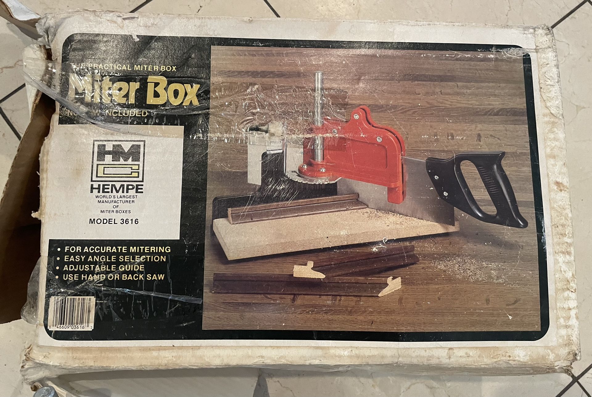 New vi tage Hempe miter box model 3616 bench tool 