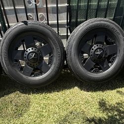 17in rims 5 lug universal dx with all center caps 250