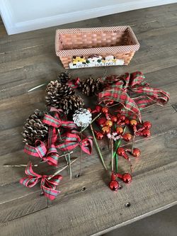 Holiday Basket & Decorative Accents/ Wreath Making