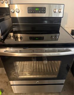GE Stainless Steel Electric Range Stove