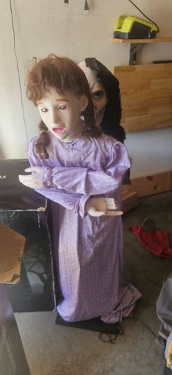 Halloween animatronic