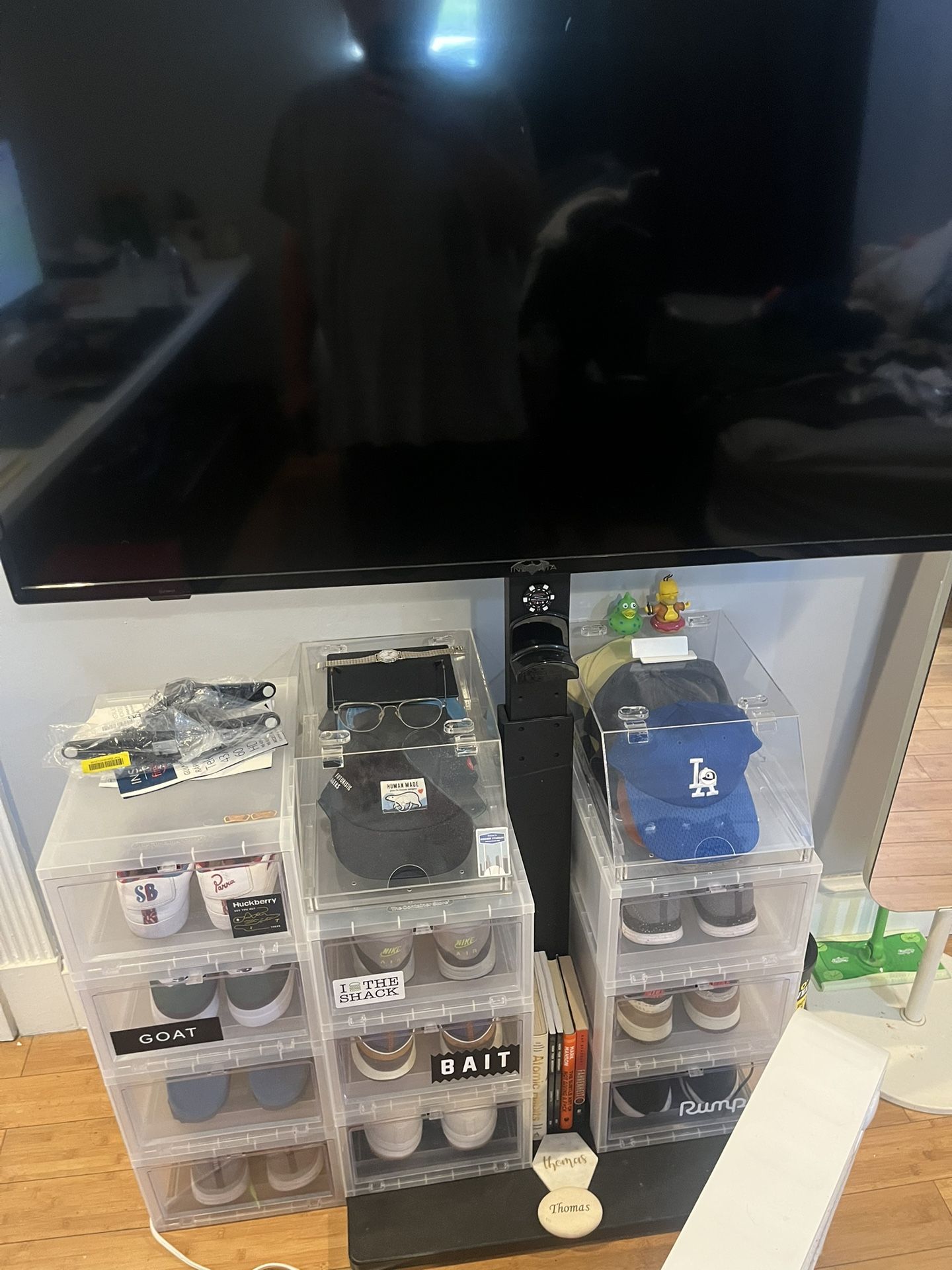 Free Pickup Only Insignia 50 Inch Tv And Tv Stand