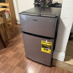 Whirlpool Mini Refrigerator 