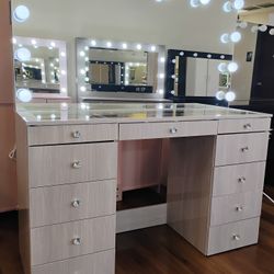 Makeup Vanity Table with Built-in Lights(It's Not Assembled)