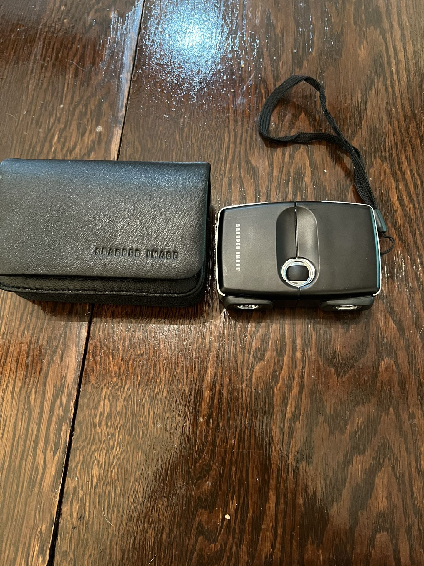 Sharper Image Sliding 8 X 18 Pocket Binoculars Leather Case Lightweight