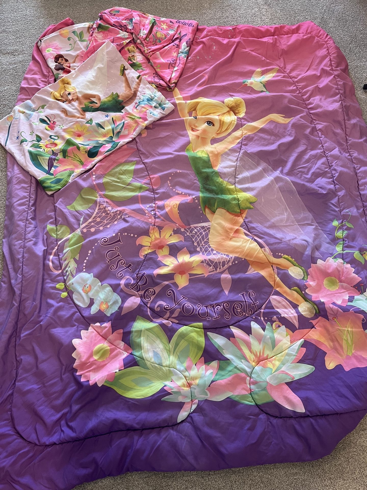 Twin-Reversible Comforter and Sheet Set
