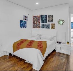 Queen Bed with 1 Nightstand and Mattress