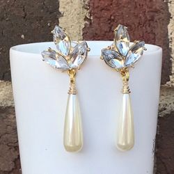 Romantic Earrings, Bridal Drop Earrings/Dangling Earring/Wedding Earring/Statement Bridal Earrings, Gold Crystal Stud Earrings/