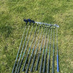 Complete set of vintage Northwestern Judy Rankin golf clubs