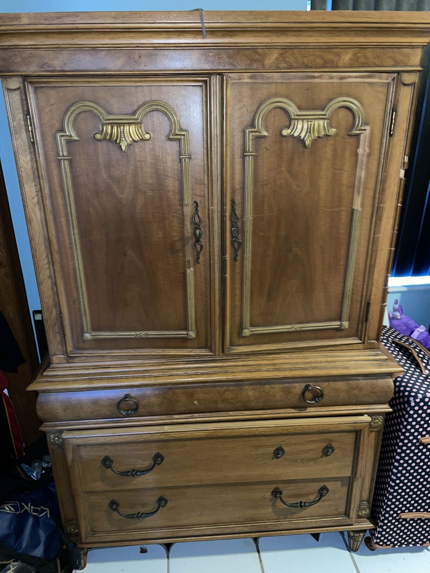 Free Wood Dresser