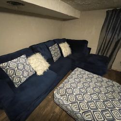 Used Couch In Good Condition Have 2 Pick Up Ready 2 Sell 