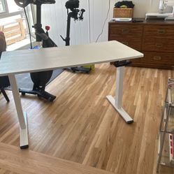 White Standing Desk Table Adjustable Height
