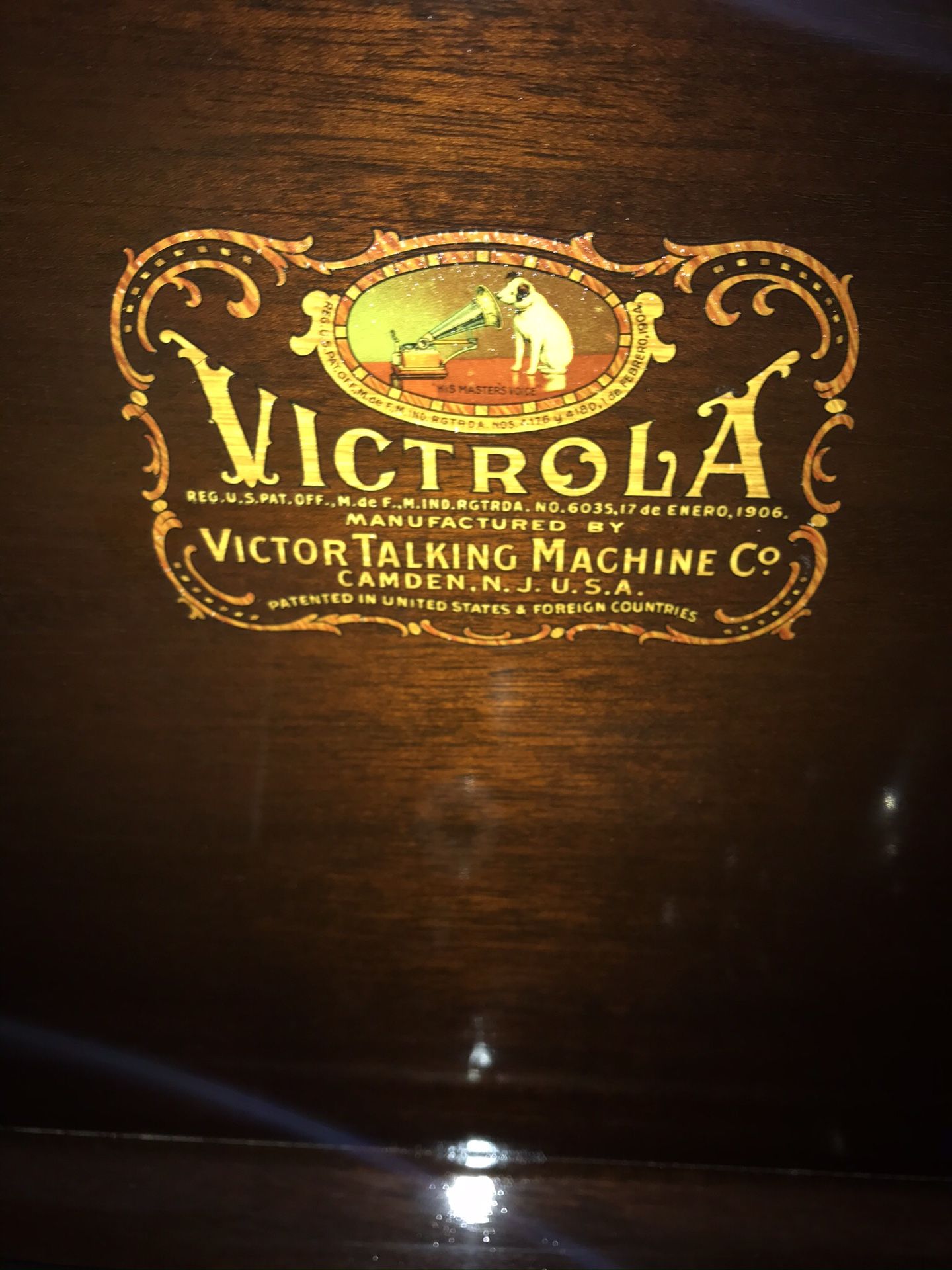 Victor VV 210 record player