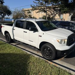 2013 Toyota Tundra Crewmax 