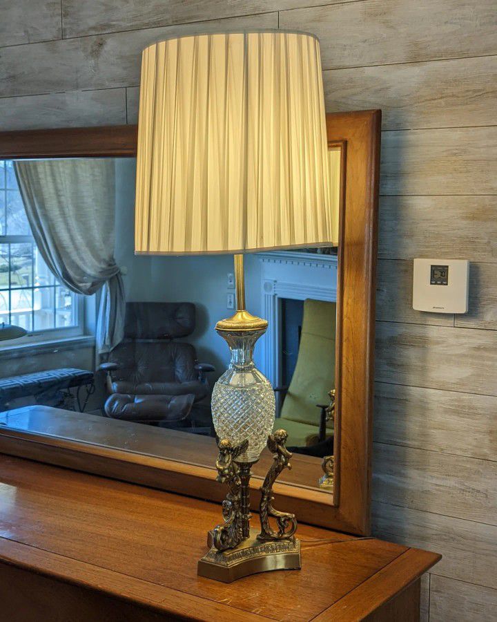 Vintage Classical Cherub Base Table Lamp 