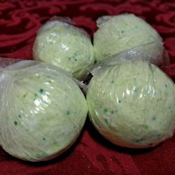 Handmade Green Mint BATHBOMBS
