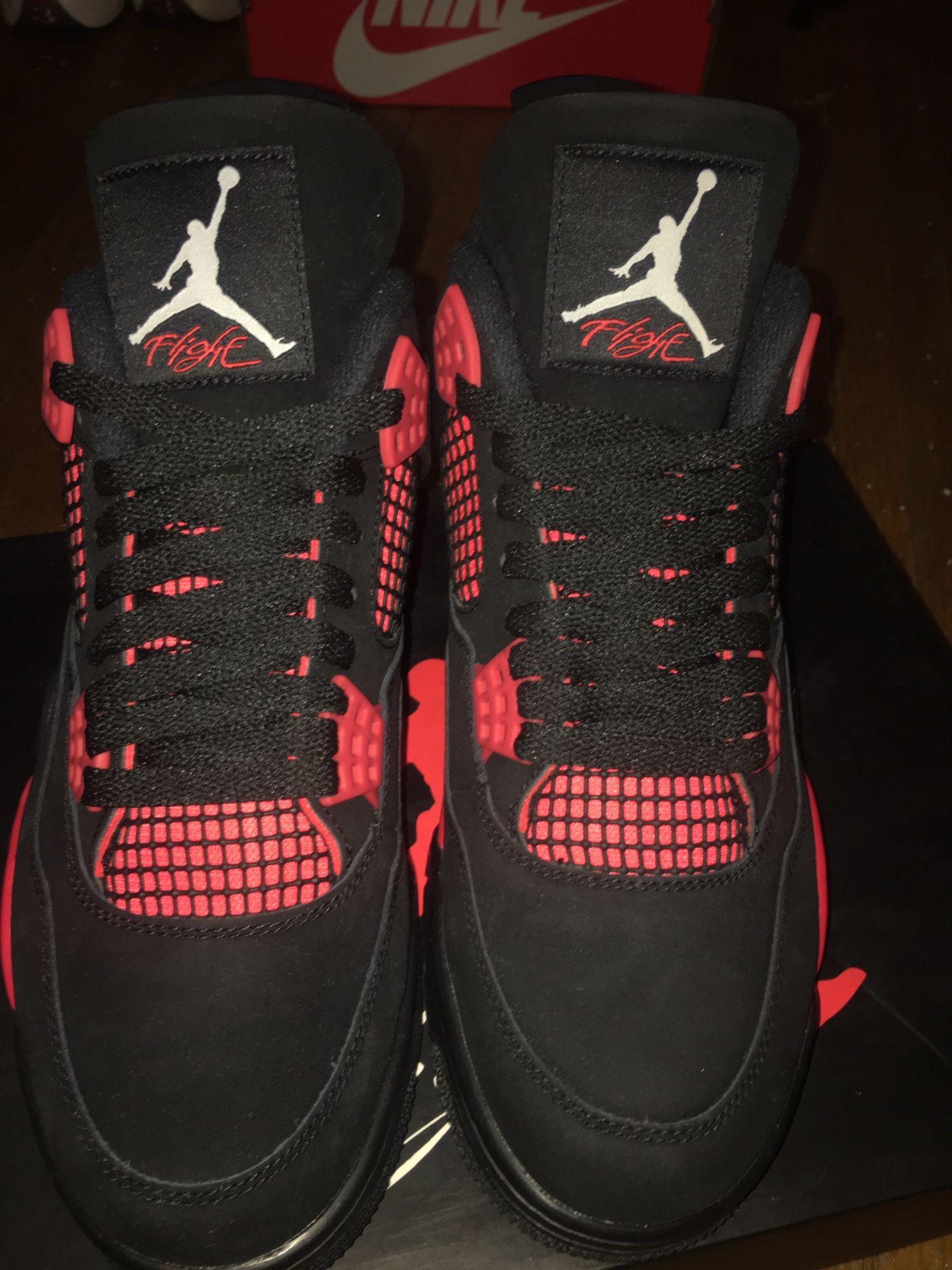 Jordan Retro Thunder 4s Sz 10