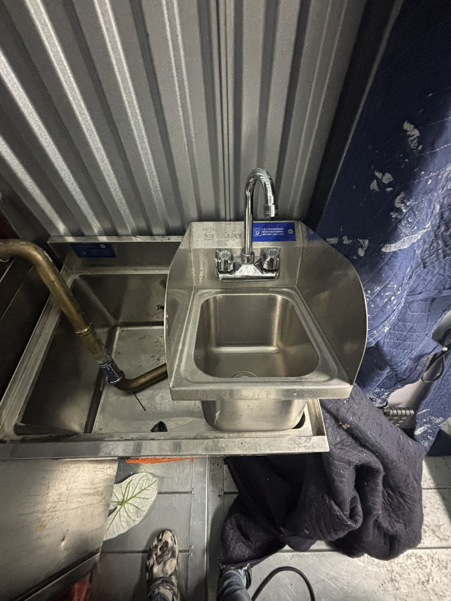Commercial Sinks