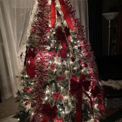 8ft. Pre-Lit *Quickset* Mountain Fir Natural Look Artificial Christmas Tree, White lights.