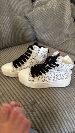 Art Class Girls High-Top Sneakers – Size 13 – Excellent Condition