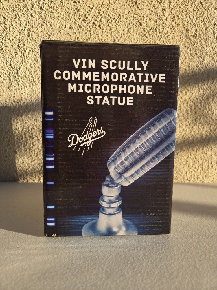 2017 LOS ANGELES DODGERS VIN SCULLY SGA Commemorative MICROPHONE STATUE 05/03