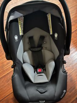 Scar seat stroller car base in perfect condition