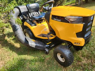 Cub Cadet XT1 Enduro Series Riding Lawn Mower