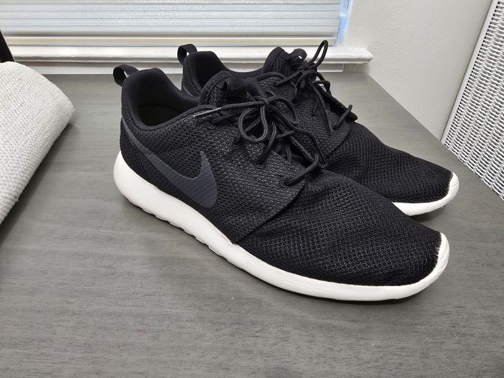 Nike Roshe Run Running Shoes Men's Size 12 Black