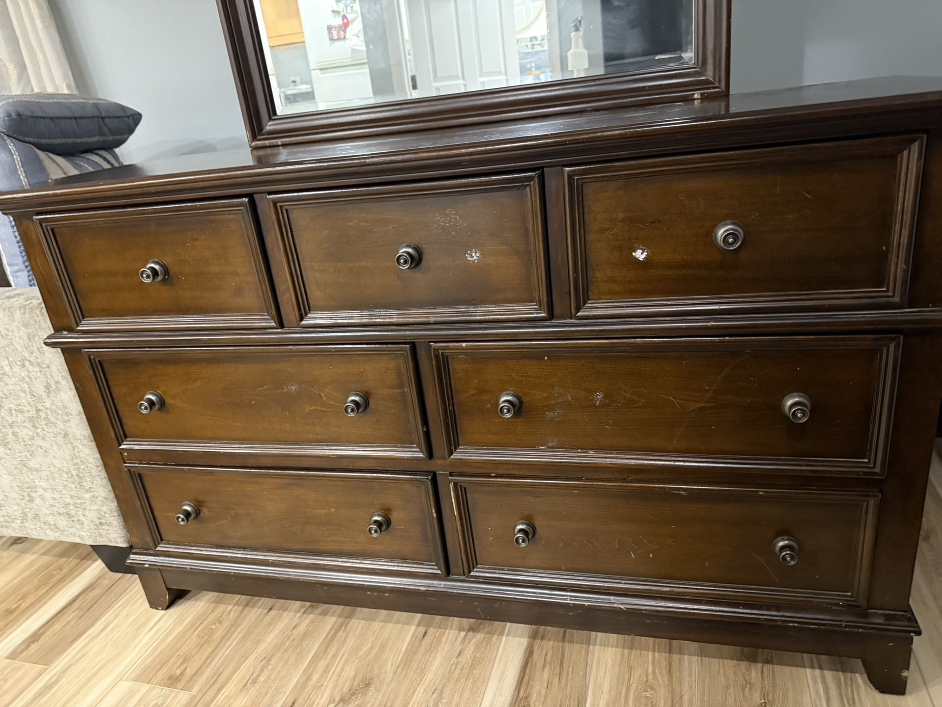 Dresser With Mirror And Night stands