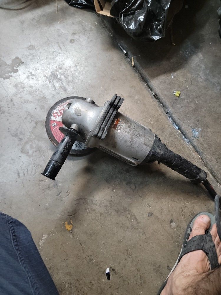 Makita Glinder Very Strong And Heavy