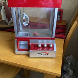 Kids claw machine