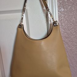 Beautiful Ladies Purse It's New Good Condition 