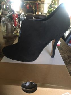 Black Booties size 8 (new)