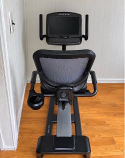 Matrix R30 Recumbent Exercise Bike — Like New