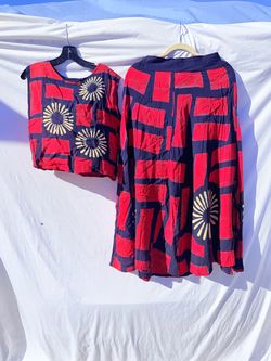 Women set , crop top & skirt duo set beautiful print size Small