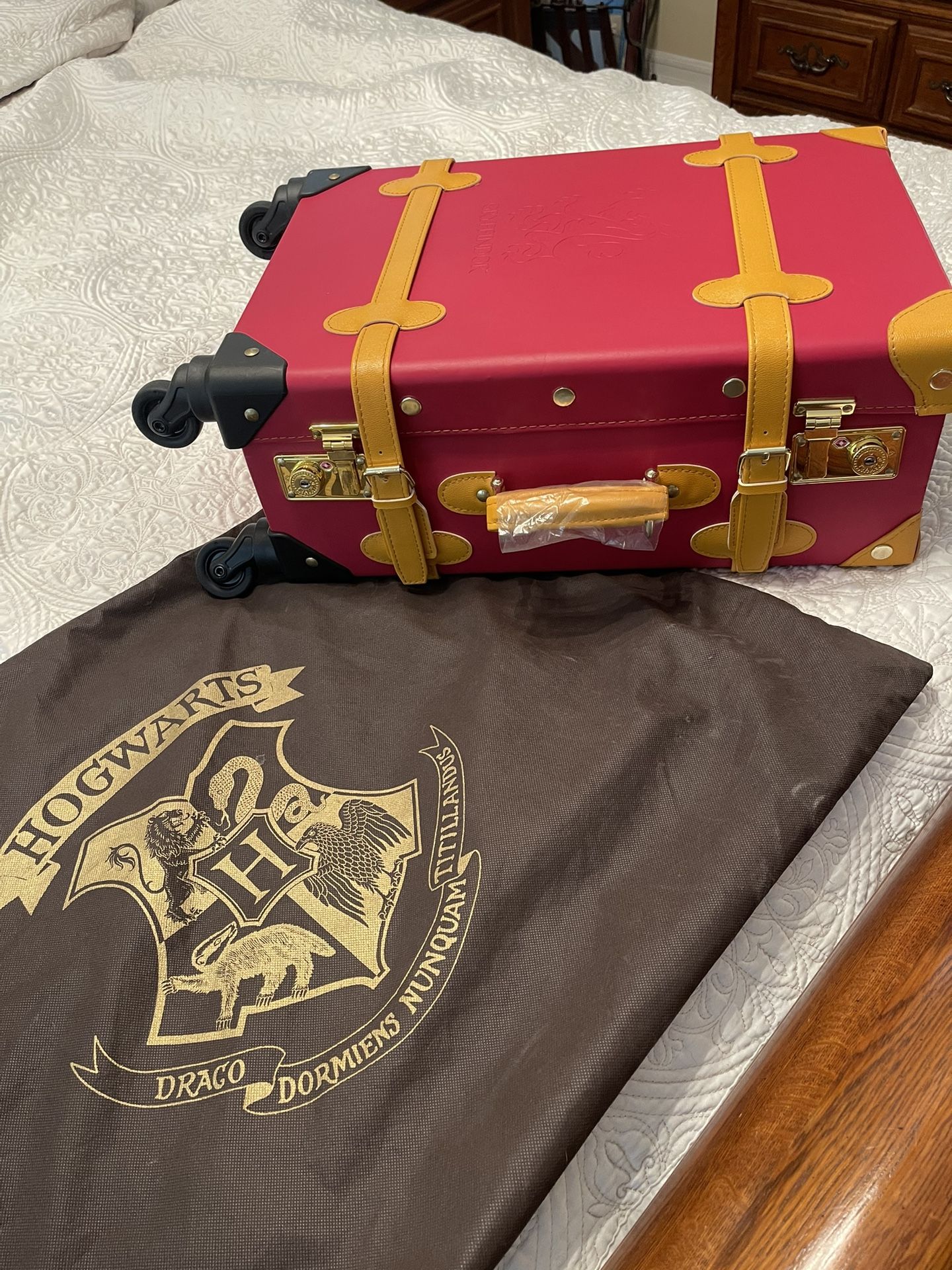 New- Harry Potter Hogwarts Gryffindor RedCarry On Suitcase
