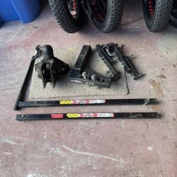 Equal-i-zer 4-point Sway Control Hitch, 10,000 Lbs Trailer Weight 1,000 Lbs Tongue weight.