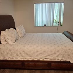 Queen Bedroom With Mattress 