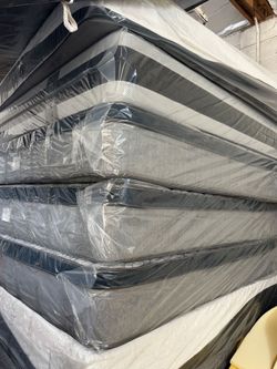 Mattress on sale King Size mattress pillow top 12"