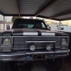 only 9k miles! Chevy Blazer 