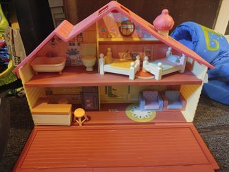 Bluey House And Characters