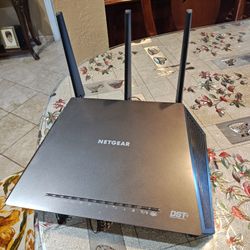 Nighthawk R7300 (Wireless Router)