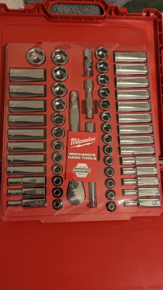 Milwaukee 56pc 5/8" Socket Set