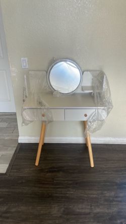 Vanity new $80