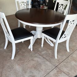 Dining Table And 4 Chairs 