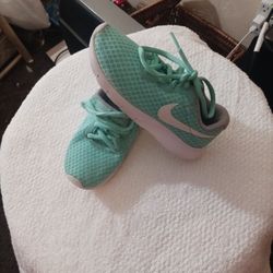 Kids Nike Shoes Sz14 Smal Child Girl Nwot
