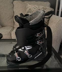 Snow boots