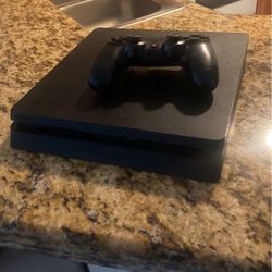 PS4 Slim Version 